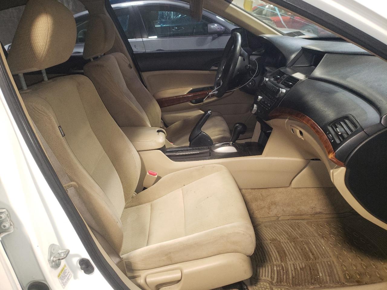 Photo 5 from auction – 2011 HONDA ACCORD EX with VIN 1HGCP2F7XBA136854