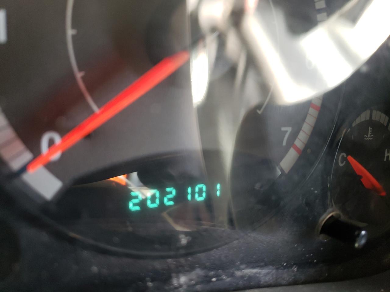 Photo 8 from auction – 2005 JEEP LIBERTY SP with VIN 1J4GL48K35W570107
