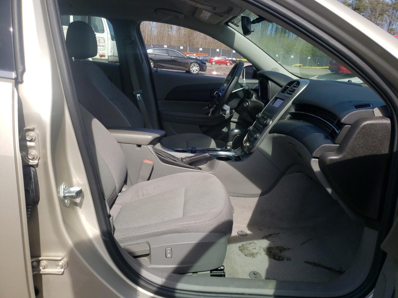 Photo 5 from auction – 2015 CHEVROLET MALIBU LS with VIN 1G11A5SL2FF107202