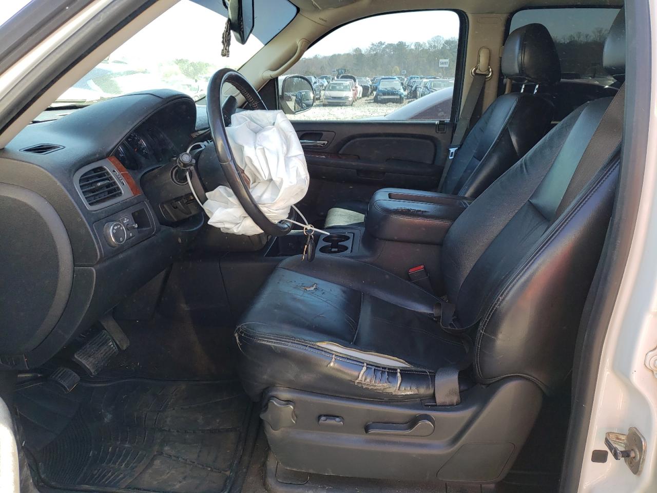 Photo 5 from auction – 2009 GMC YUKON SLE with VIN 1GKFC23059R132631
