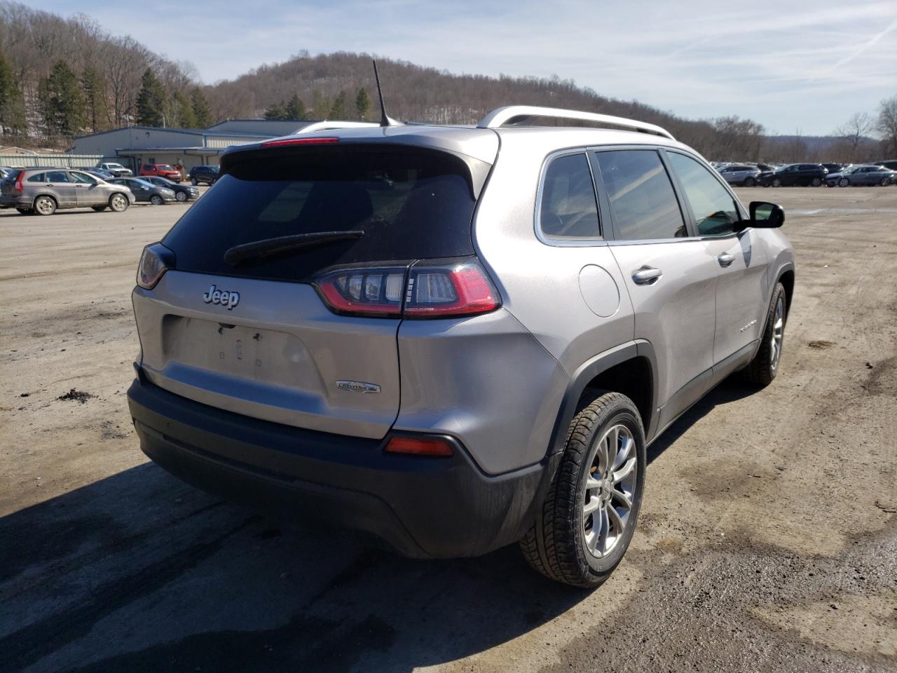 Photo 4 from auction – 2019 JEEP CHEROKEE L with VIN 1C4PJLLB4KD469999