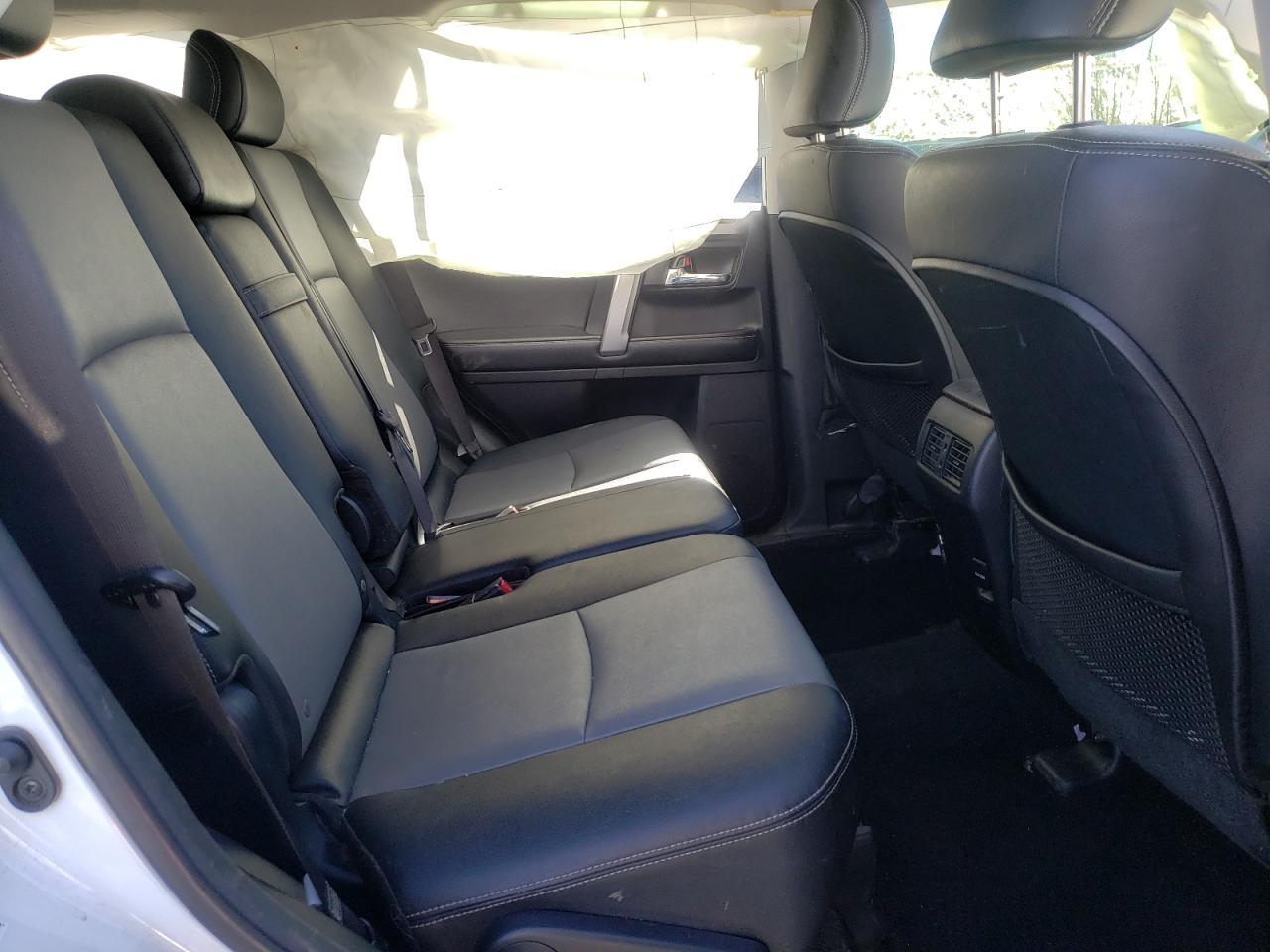 Photo 6 from auction – 2016 TOYOTA 4RUNNER SR with VIN JTEBU5JRXG5277674