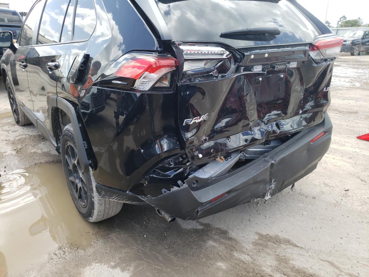 Photo 9 from auction – 2020 TOYOTA RAV4 LE with VIN JTMH1RFV0LD059926
