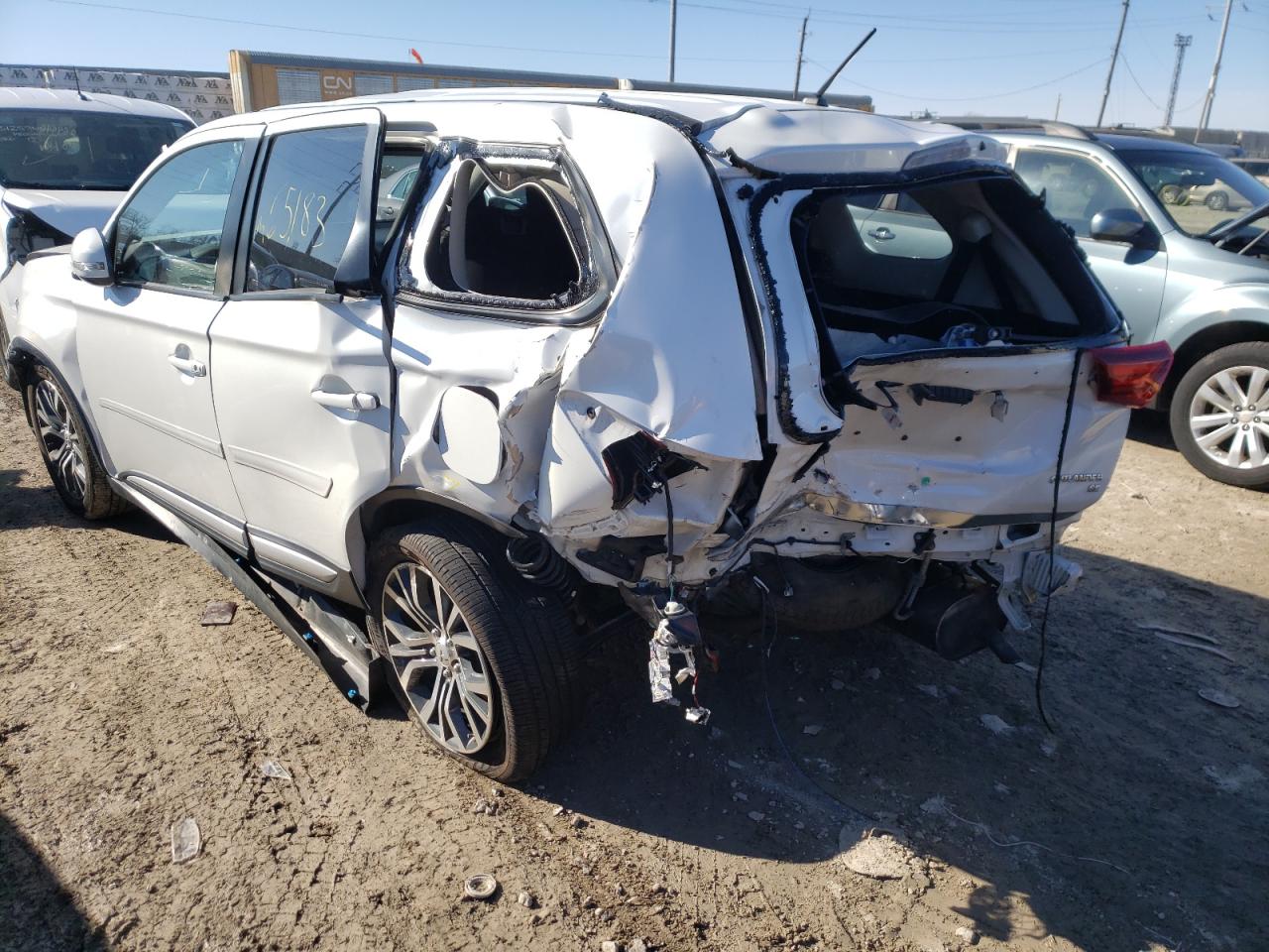 Photo 3 from auction – 2016 MITSUBISHI OUTLANDER with VIN JA4AZ3A34GZ017758