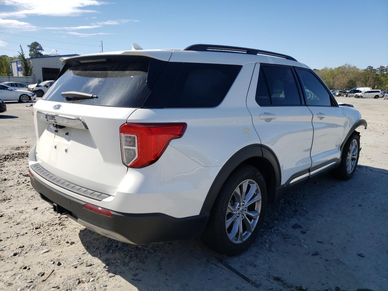 Photo 4 from auction – 2021 FORD EXPLORER X with VIN 1FMSK7DH8MGA55722