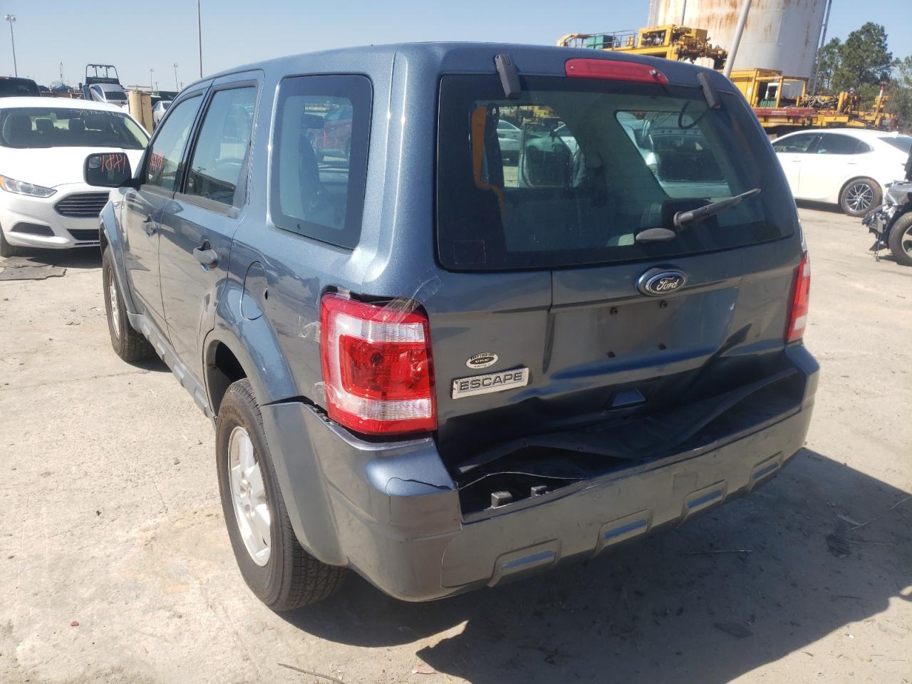 Photo 3 from auction – 2011 FORD ESCAPE XLS with VIN 1FMCU9C71BKC30485