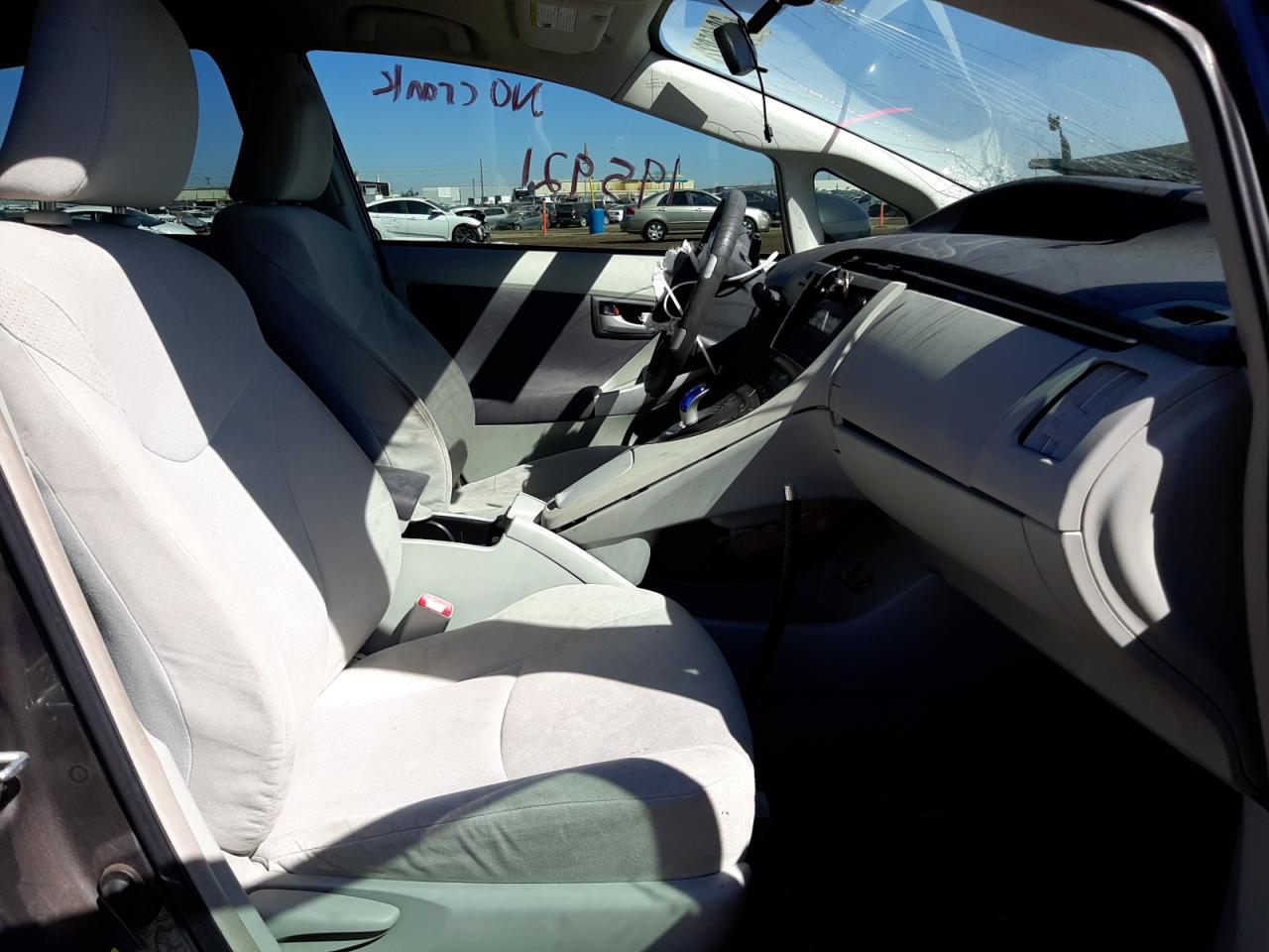 Photo 5 from auction – 2011 TOYOTA PRIUS with VIN JTDKN3DU4B1460736