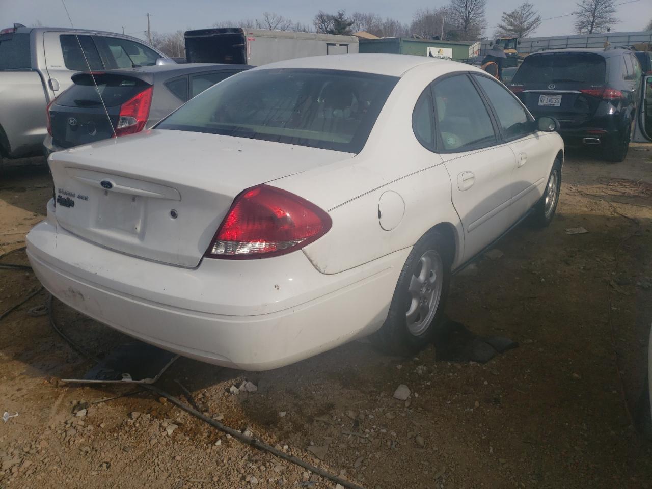 Photo 4 from auction – 2004 FORD TAURUS SES with VIN 1FAFP552X4A211435