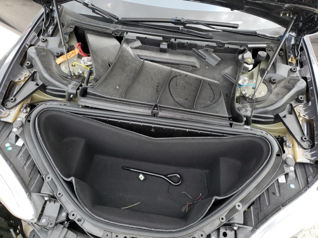 Photo 7 from auction – 2020 TESLA MODEL S with VIN 5YJSA1E42LF352834