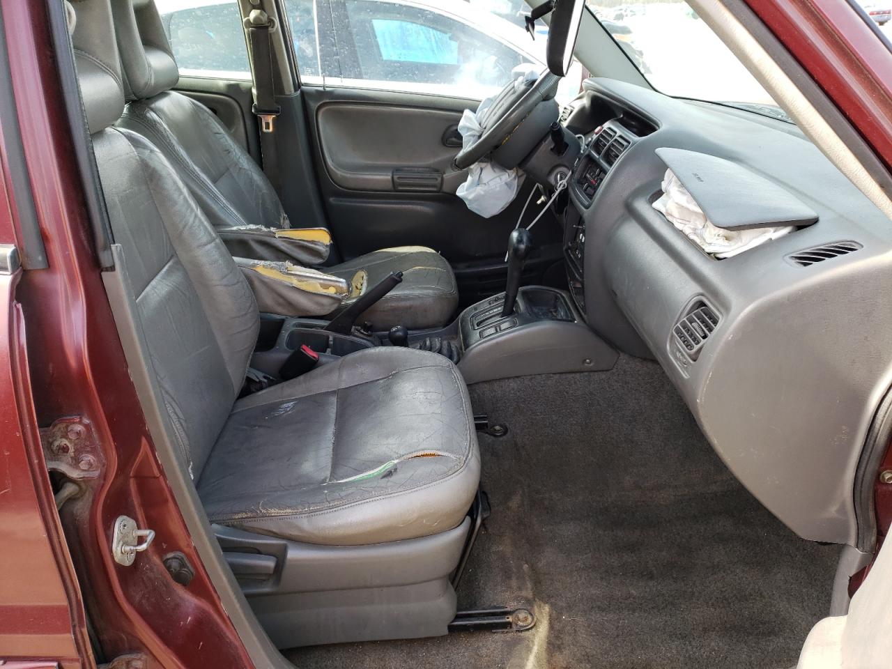 Photo 5 from auction – 2003 CHEVROLET TRACKER LT with VIN 2CNBJ634236907296