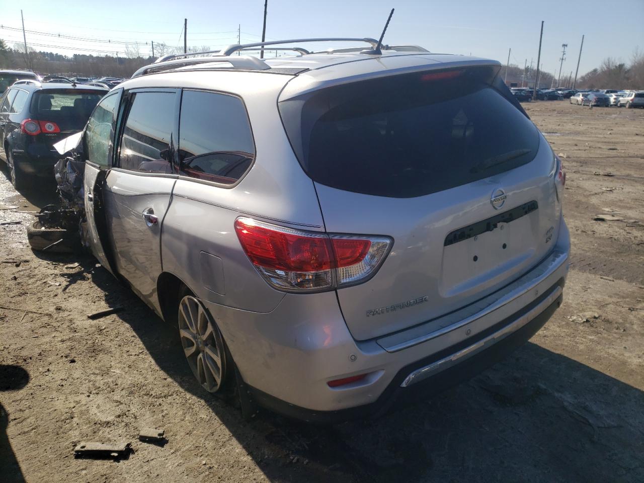 Photo 3 from auction – 2015 NISSAN PATHFINDER with VIN 5N1AR2MM1FC693411