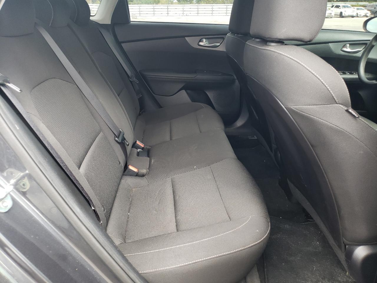 Photo 6 from auction – 2019 KIA FORTE FE with VIN 3KPF24AD6KE099771