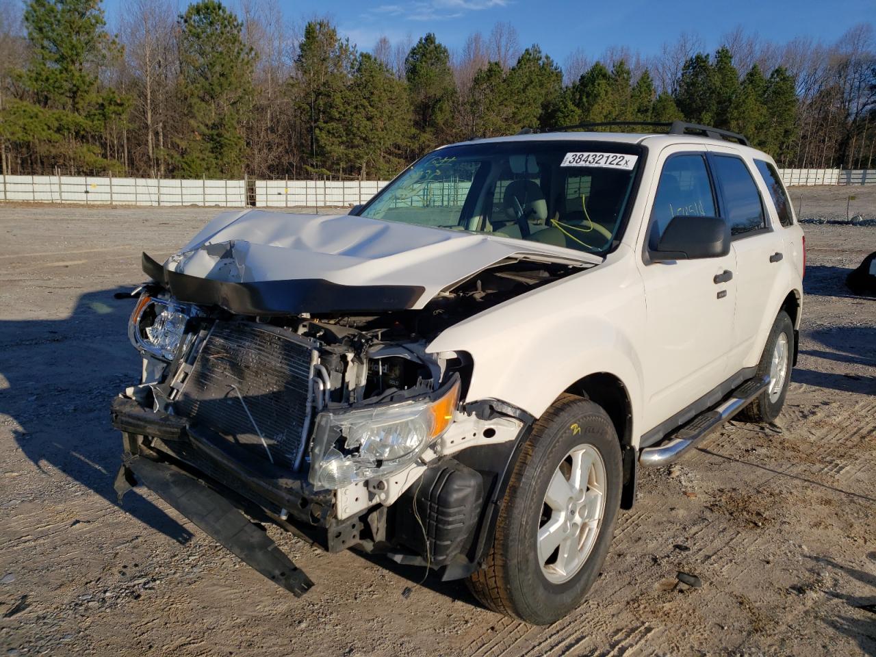 صورة رقم 2 من المزاد - 2010 FORD ESCAPE XLT مع VIN 1FMCU9D71AKB92382
