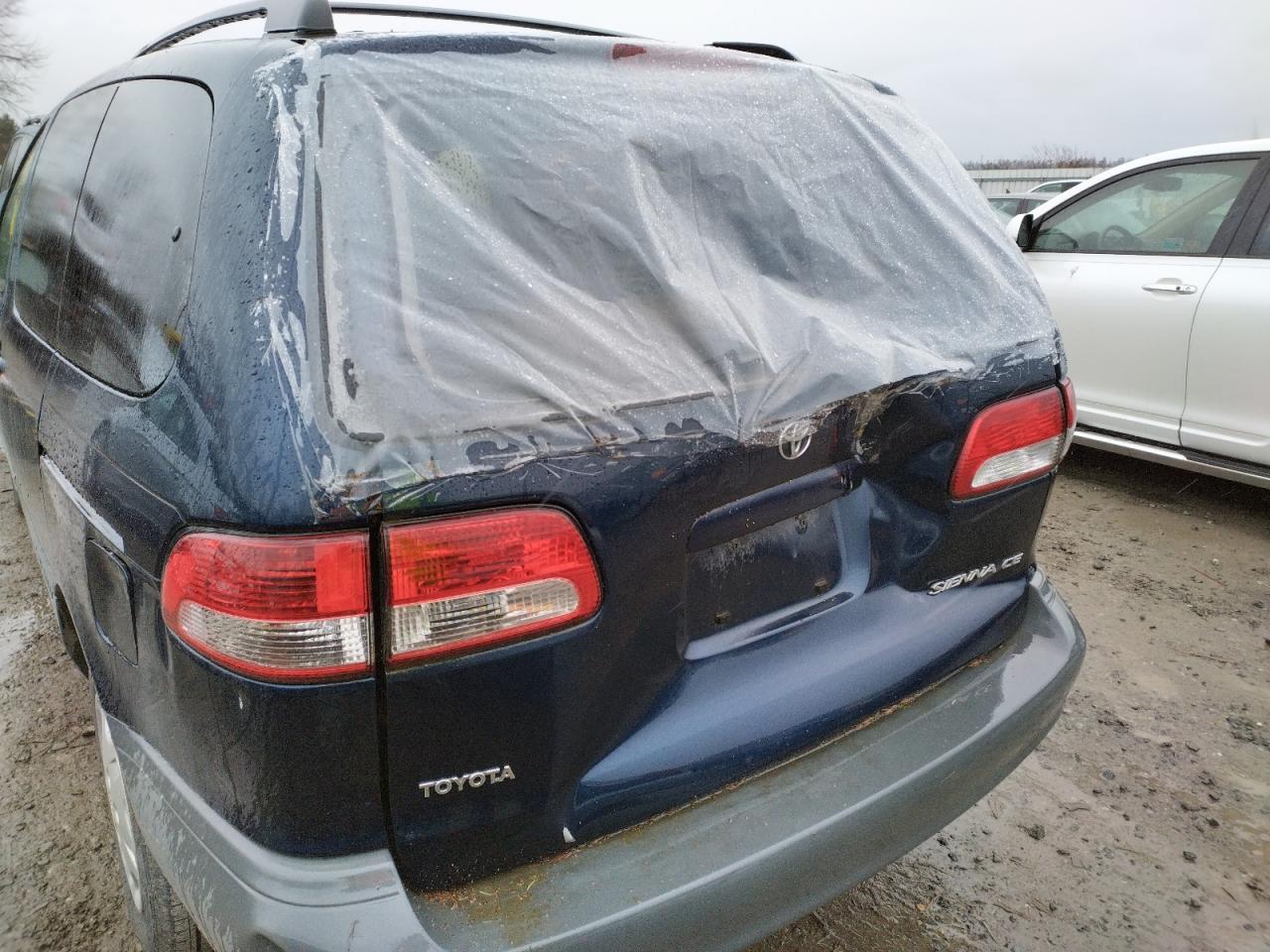 Photo 9 from auction – 2003 TOYOTA SIENNA CE with VIN 4T3ZF19C03U508476