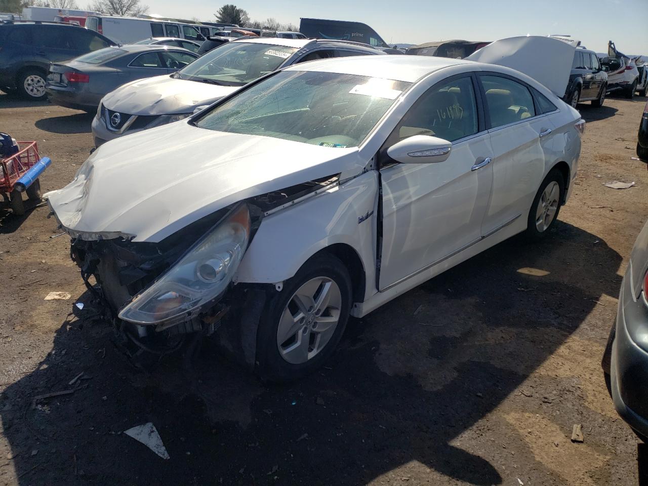Photo 2 from auction – 2011 HYUNDAI SONATA HYB with VIN KMHEC4A47BA001032