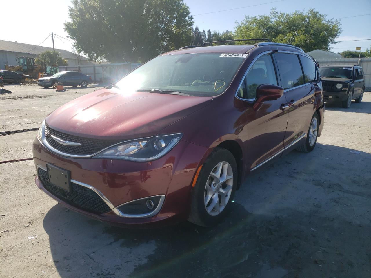 Foto 2 de la subasta – 2017 CHRYSLER PACIFICA T con VIN 2C4RC1EGXHR536515