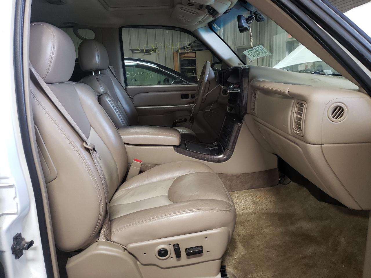 Photo 5 from auction – 2003 GMC YUKON DENA with VIN 1GKEK63U33J248425
