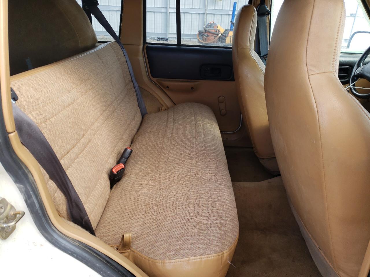 Photo 6 from auction – 1997 JEEP CHEROKEE S with VIN 1J4FJ28S3VL553282