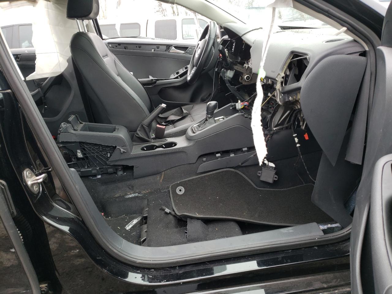 Photo 5 from auction – 2016 VOLKSWAGEN JETTA SEL with VIN 3VWL17AJ0GM337802