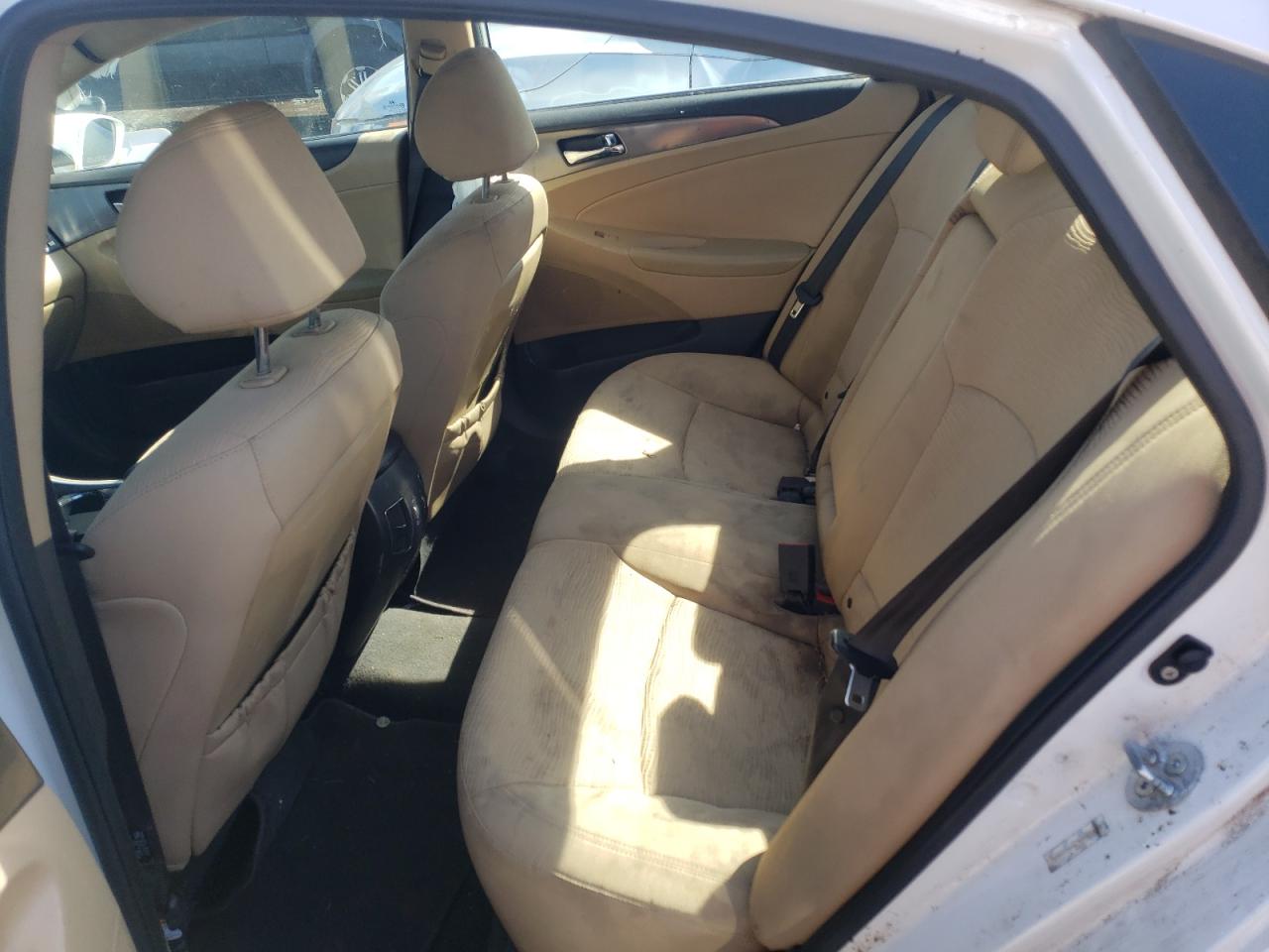 Photo 6 from auction – 2011 HYUNDAI SONATA HYB with VIN KMHEC4A47BA001032