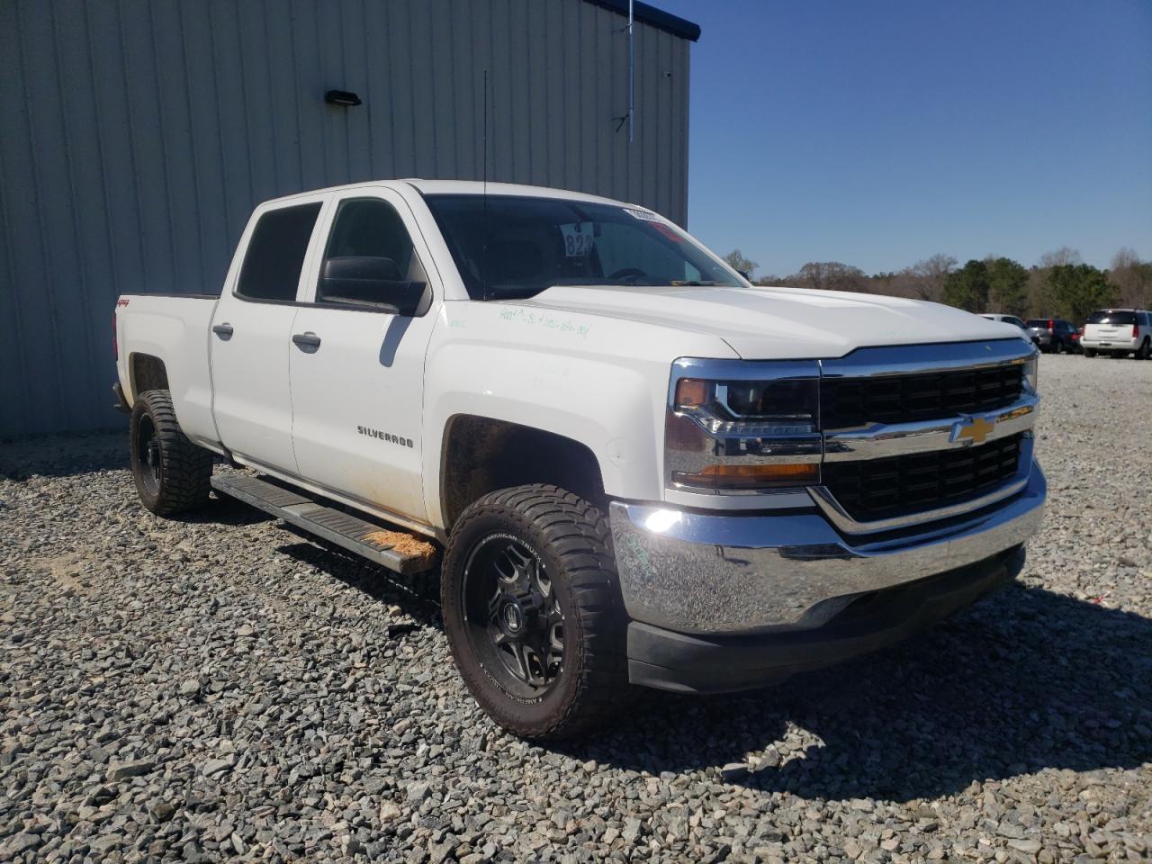 CHEVROLET SILVERADO 2018 with VIN 1GCUKNEC9JF222112 - Photo from auction