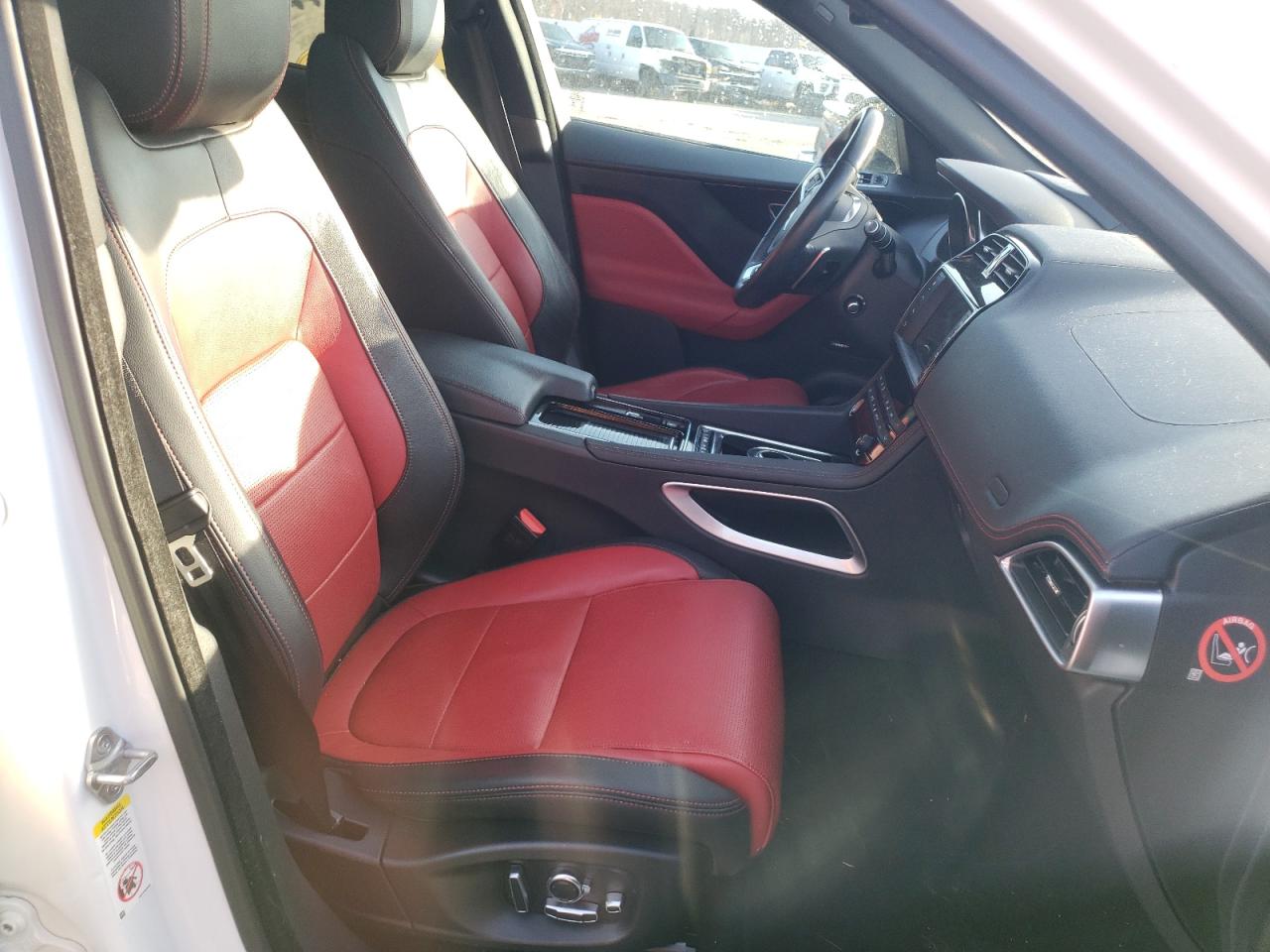 Photo 5 from auction – 2018 JAGUAR F-PACE R - with VIN SADCL2FXXJA288887