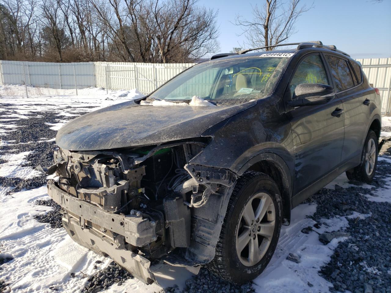 Photo 2 from auction – 2015 TOYOTA RAV4 XLE with VIN 2T3RFREV5FW337623
