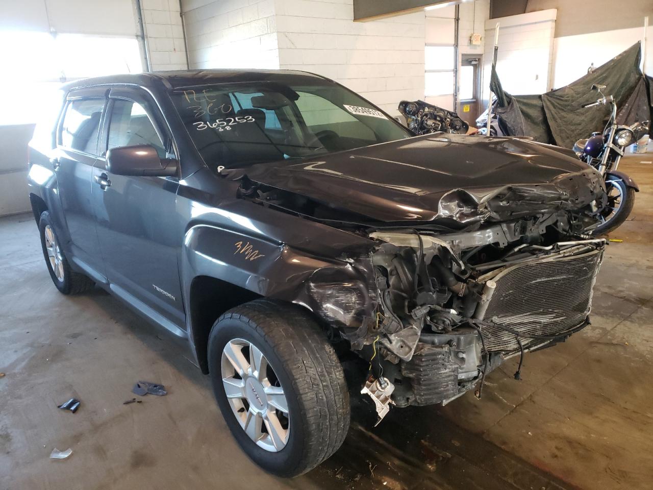 GMC TERRAIN SL 2013 with VIN 2GKALMEK1D6253035 - Photo from auction