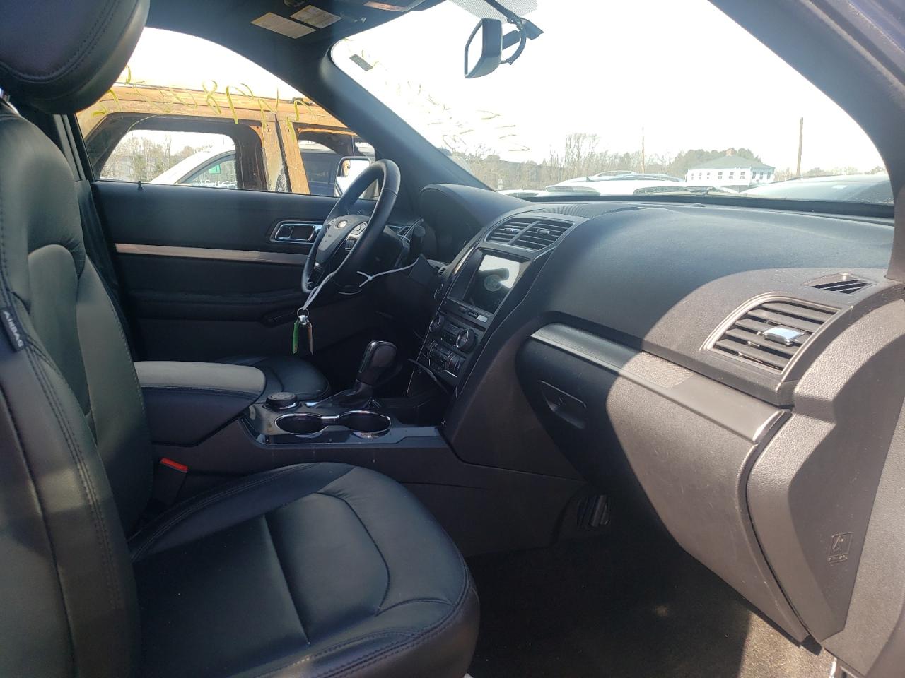 Photo 5 from auction – 2018 FORD EXPLORER X with VIN 1FM5K8D82JGB24564