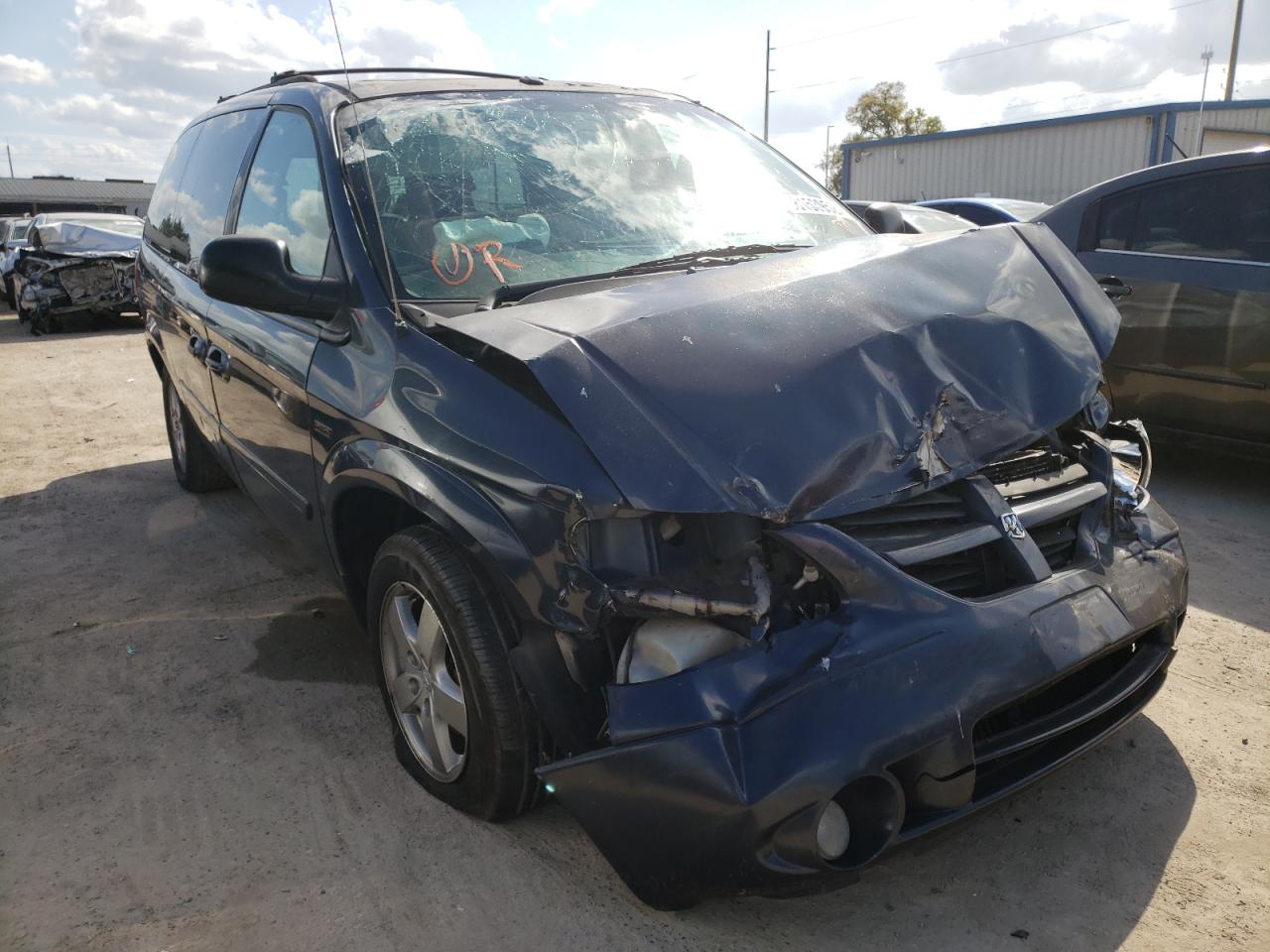 DODGE GRAND CARA 2007 with VIN 2D4GP44L67R149828 - Photo from auction