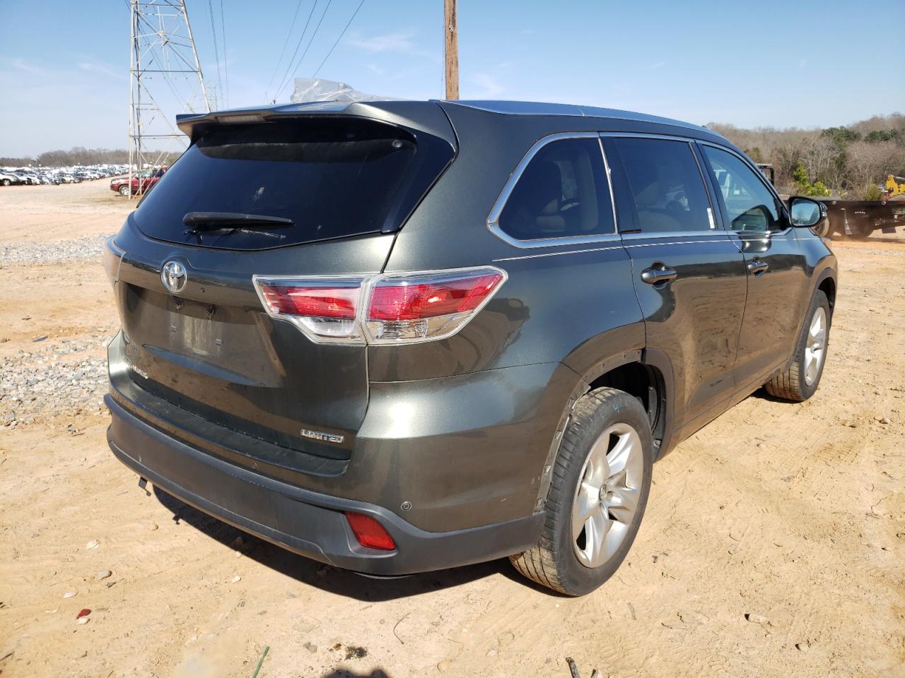 Photo 4 from auction – 2016 TOYOTA HIGHLANDER with VIN 5TDYKRFH8GS177501