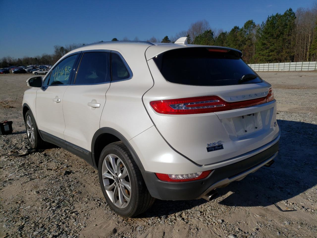 Photo 3 from auction – 2016 LINCOLN MKC SELECT with VIN 5LMCJ2C94GUJ18483