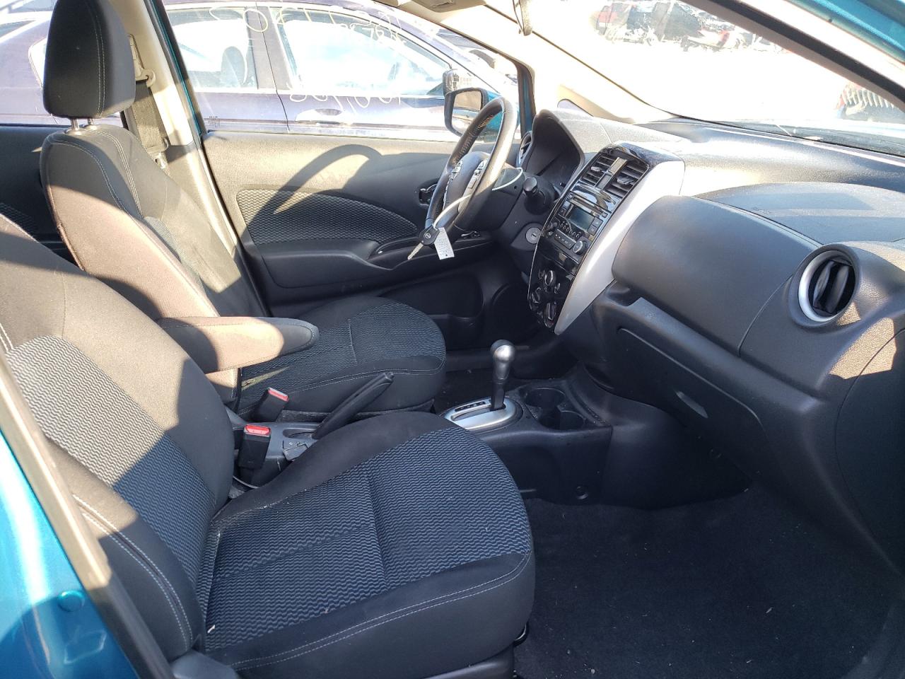 Photo 5 from auction – 2015 NISSAN VERSA NOTE with VIN 3N1CE2CP2FL441324