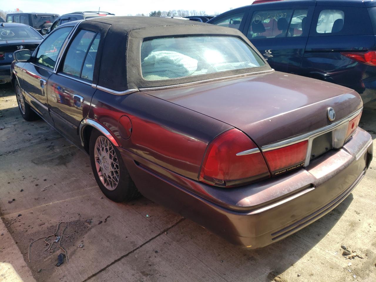Photo 3 from auction – 2000 MERCURY GRAND MARQ with VIN 2MEFM74W4YX714196