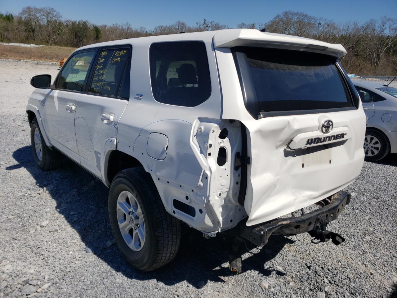Photo 3 from auction – 2015 TOYOTA 4RUNNER SR with VIN JTEZU5JR9F5103205
