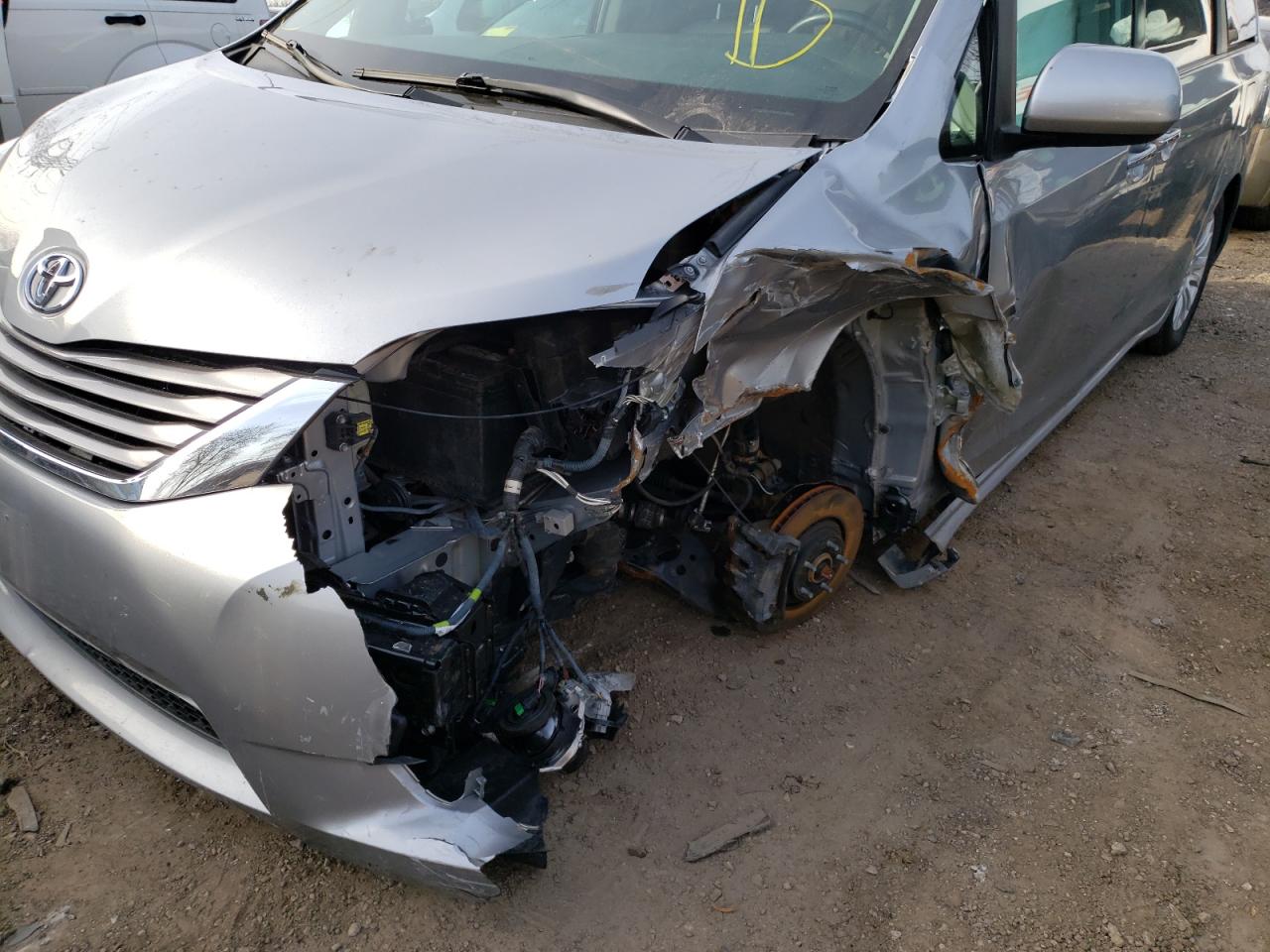 Photo 9 from auction – 2017 TOYOTA SIENNA XLE with VIN 5TDYZ3DC3HS893269
