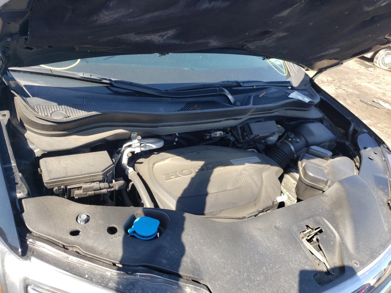 Photo 7 from auction – 2016 HONDA PILOT TOUR with VIN 5FNYF6H96GB125278