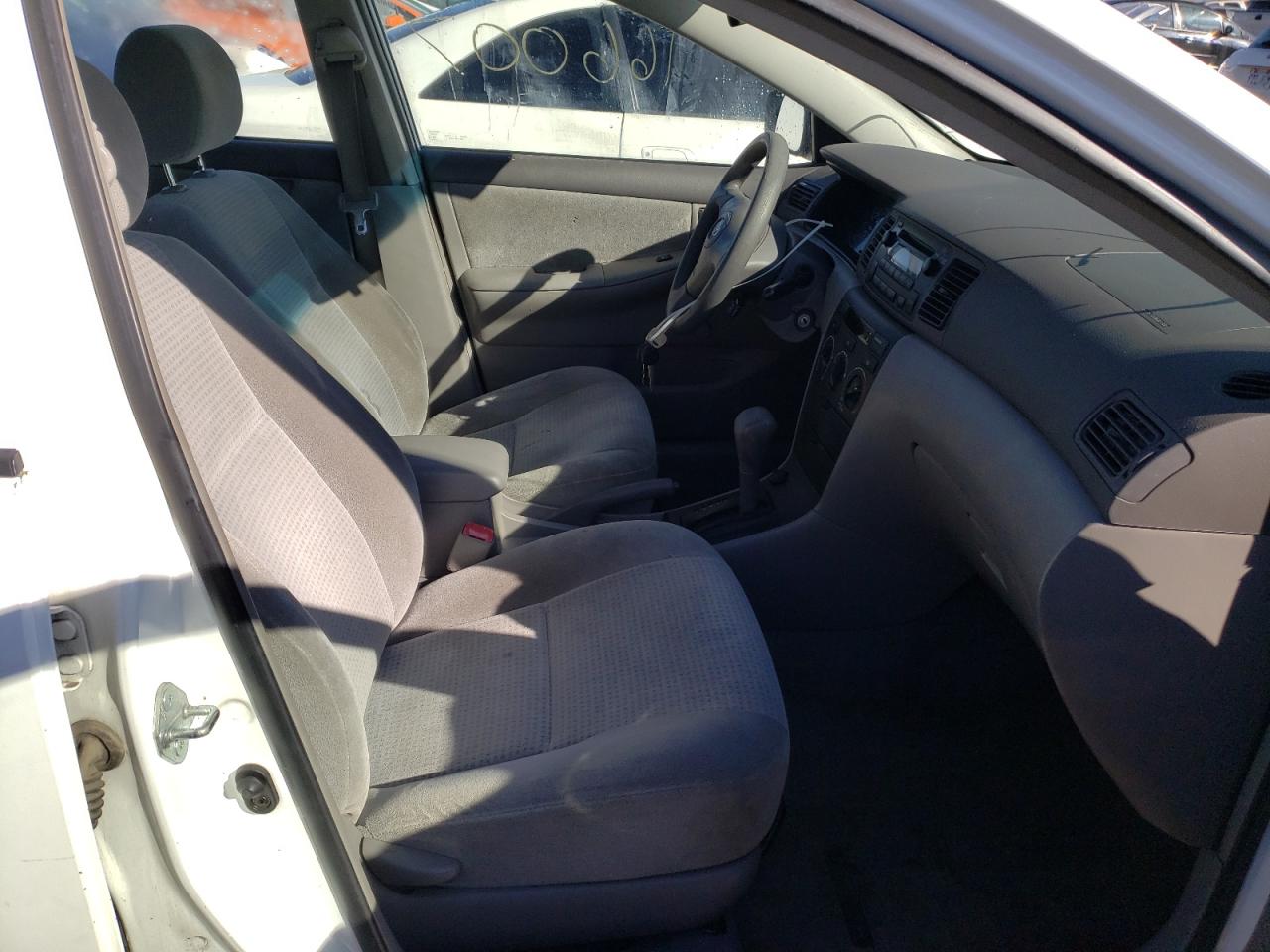 Photo 5 from auction – 2005 TOYOTA COROLLA CE with VIN 1NXBR32E95Z485663