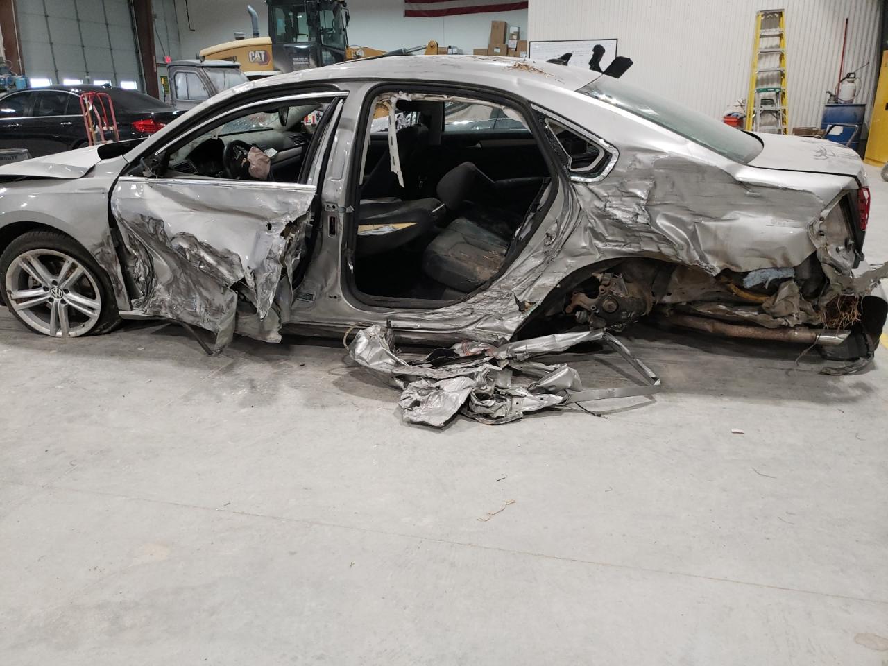 Photo 9 from auction – 2014 VOLKSWAGEN PASSAT SE with VIN 1VWBN7A33EC087598