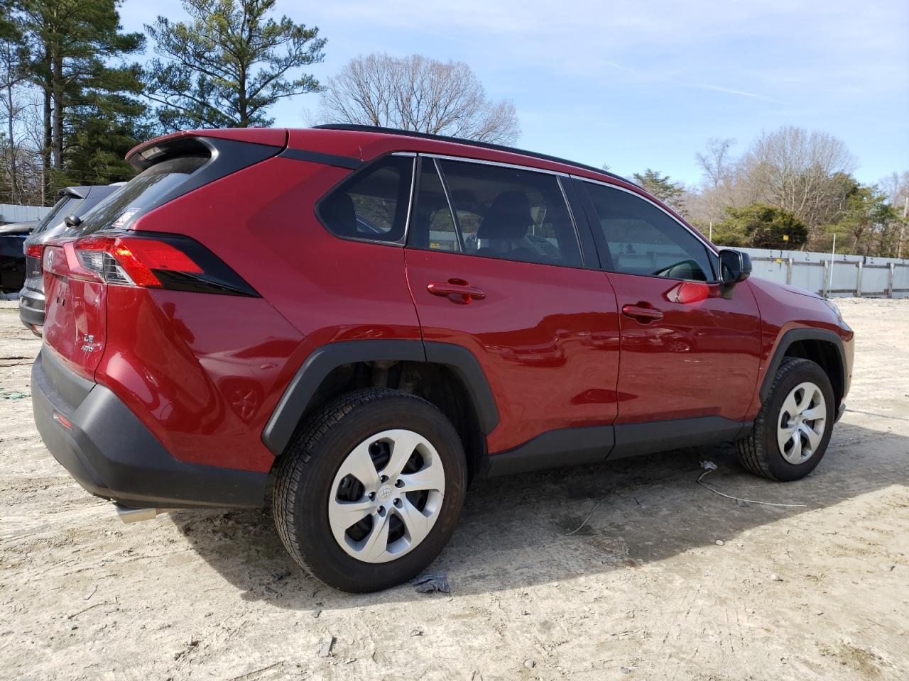 Photo 4 from auction – 2019 TOYOTA RAV4 LE with VIN 2T3F1RFV8KC059344