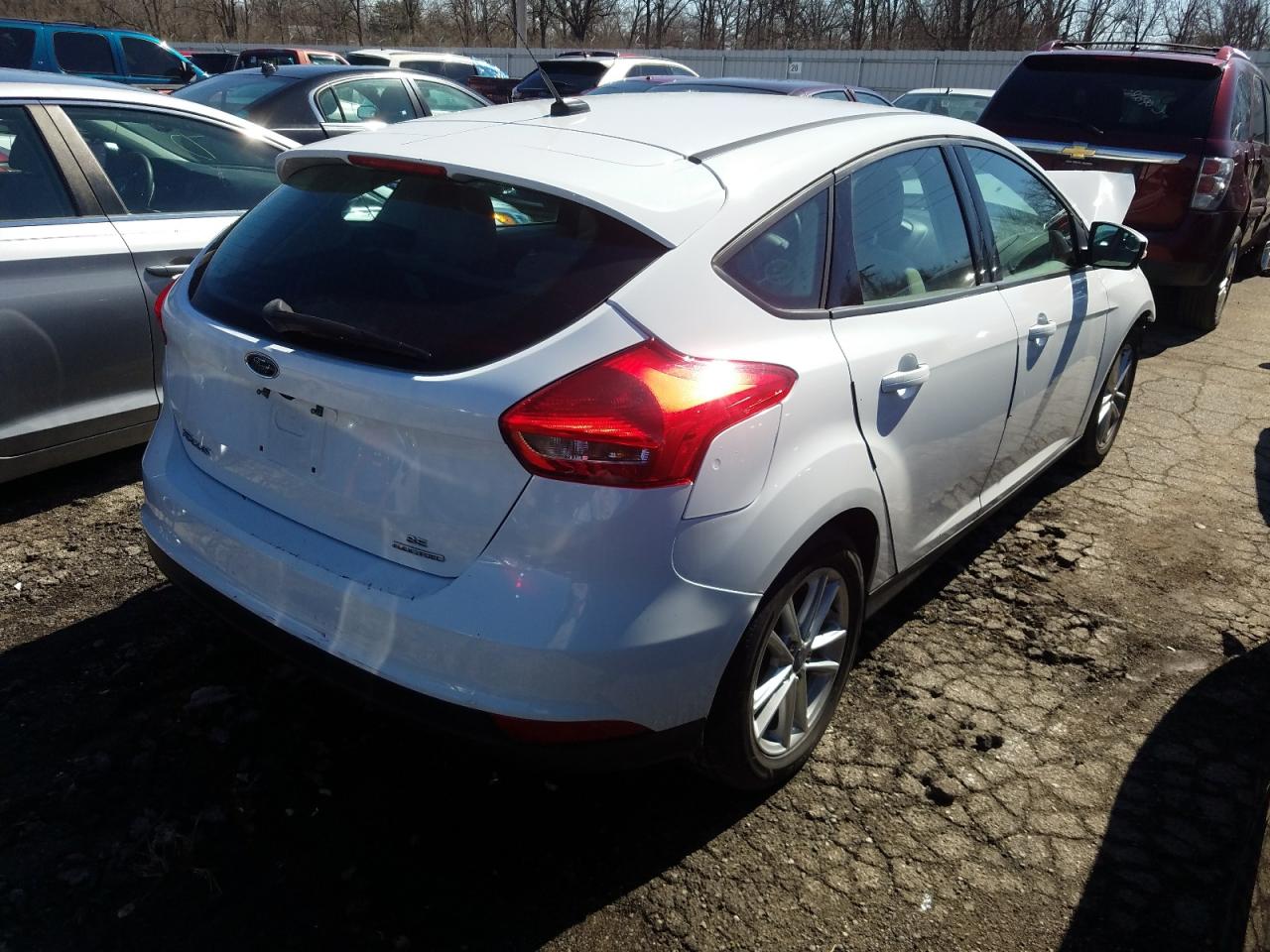Photo 4 from auction – 2016 FORD FOCUS SE with VIN 1FADP3K27GL291236