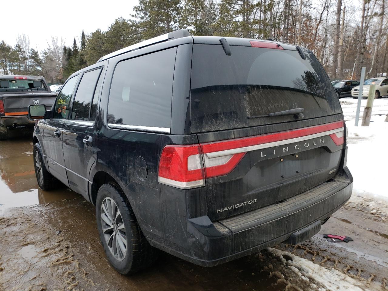 Photo 3 from auction – 2016 LINCOLN NAVIGATOR with VIN 5LMJJ2JT2GEL11876