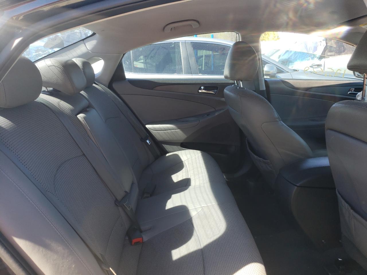 Photo 6 from auction – 2013 HYUNDAI SONATA SE with VIN 5NPEC4AB1DH528532