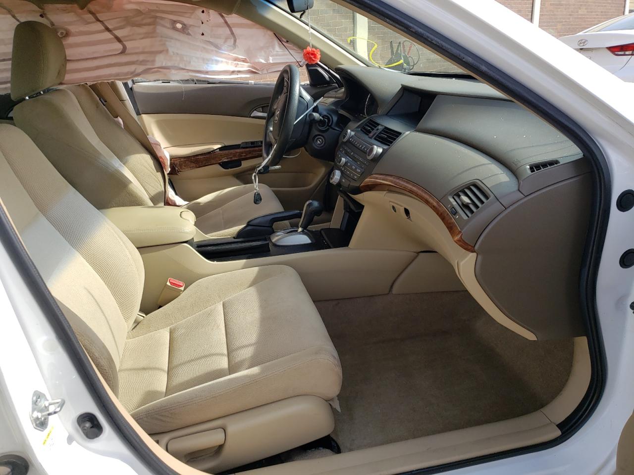 Photo 5 from auction – 2010 HONDA ACCORD EX with VIN 5KBCP3F76AB007036