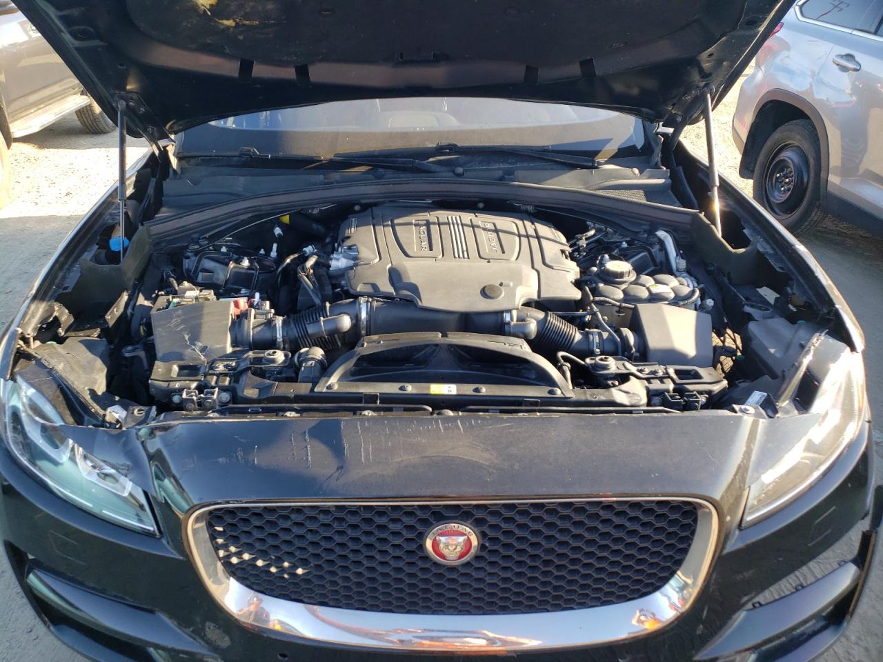 Photo 7 from auction – 2017 JAGUAR F-PACE PRE with VIN SADCK2BVXHA062236