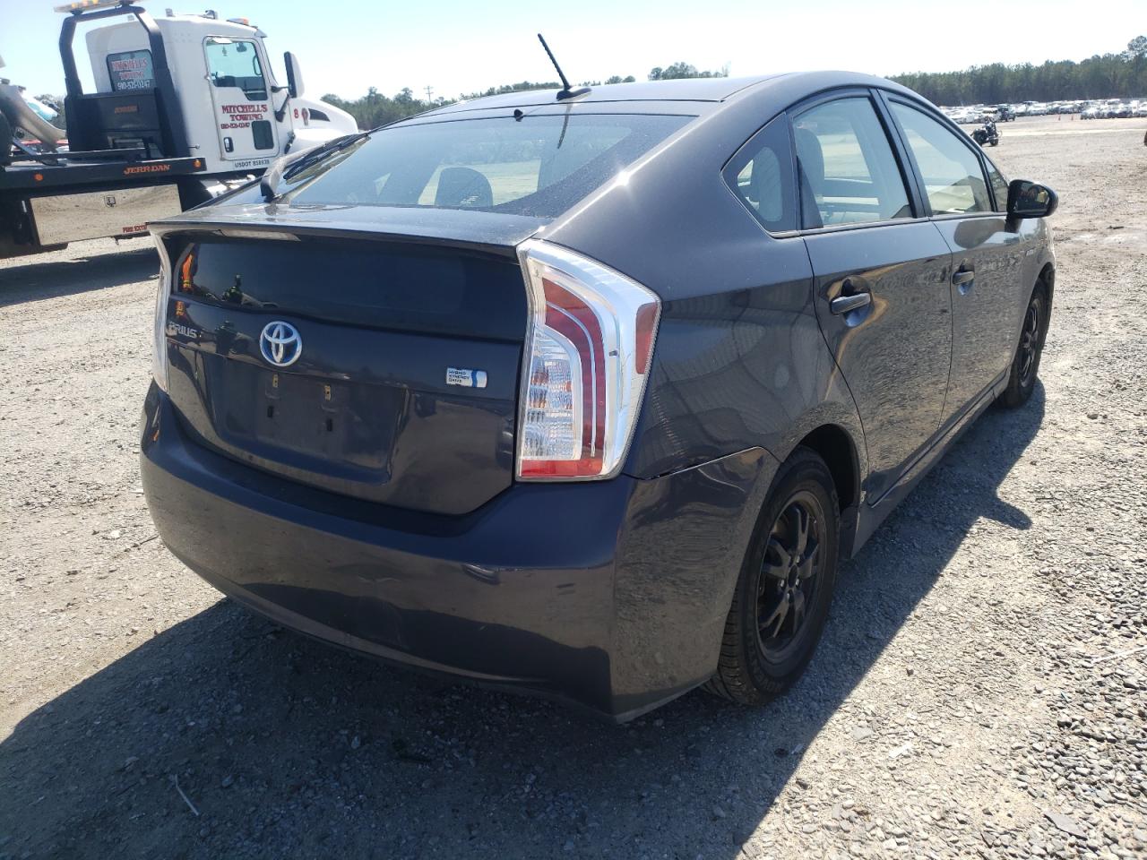 Photo 4 from auction – 2015 TOYOTA PRIUS with VIN JTDKN3DU1F0484097
