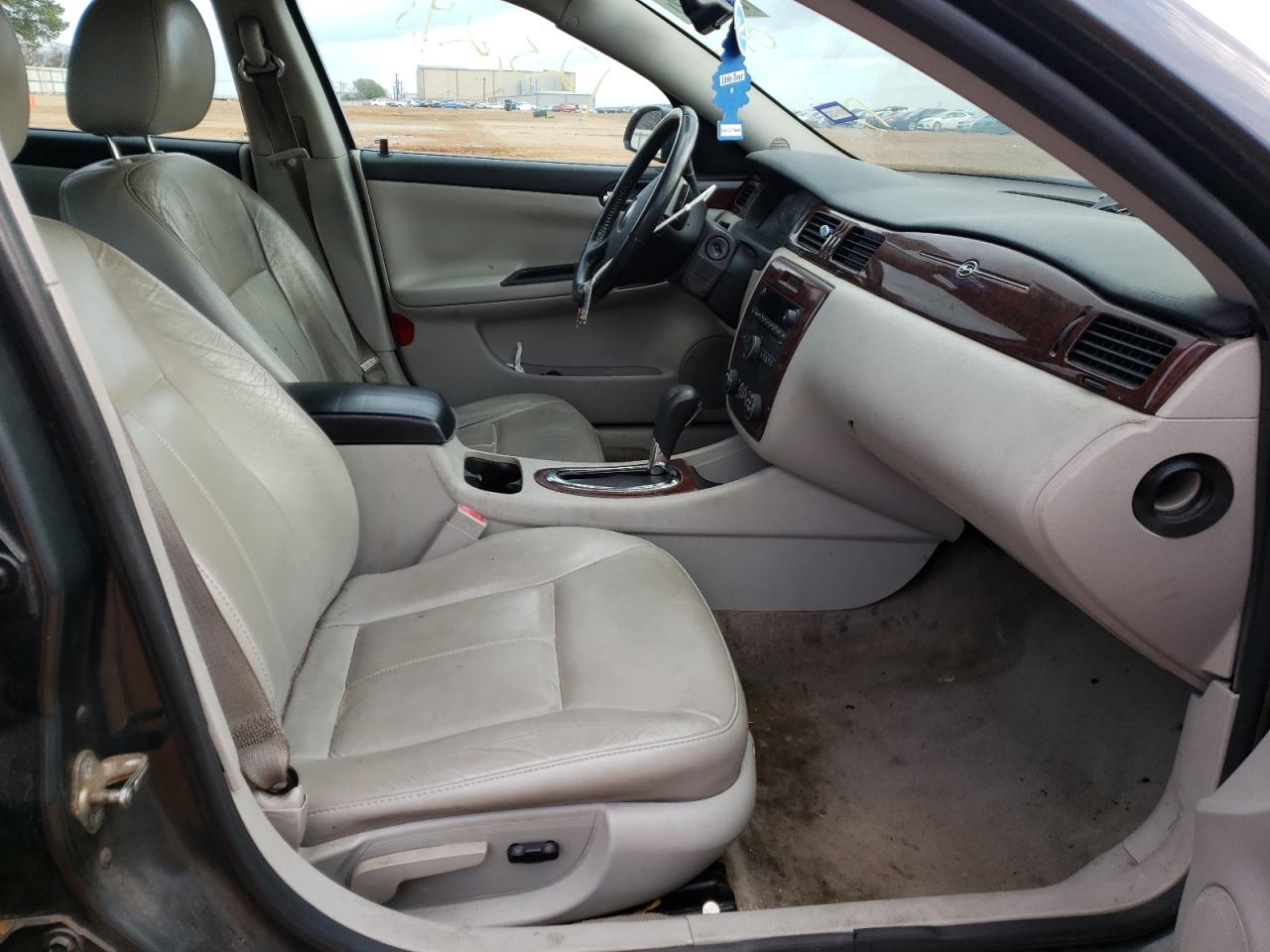 Photo 5 from auction – 2010 CHEVROLET IMPALA with VIN 2G1WC5EM6A1190962