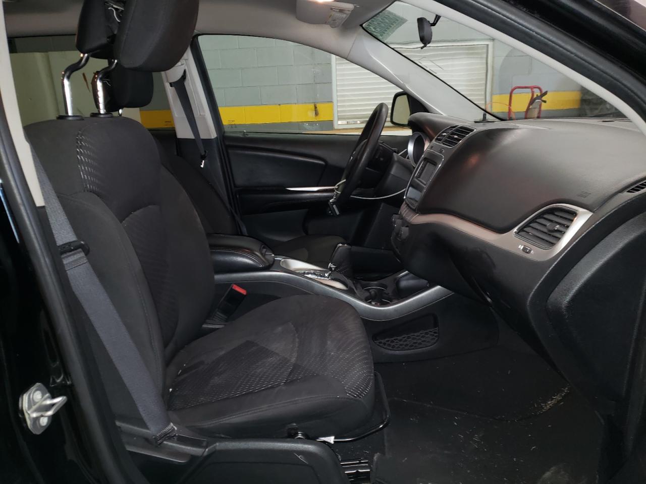 Photo 5 from auction – 2016 DODGE JOURNEY SE with VIN 3C4PDCAB1GT132735