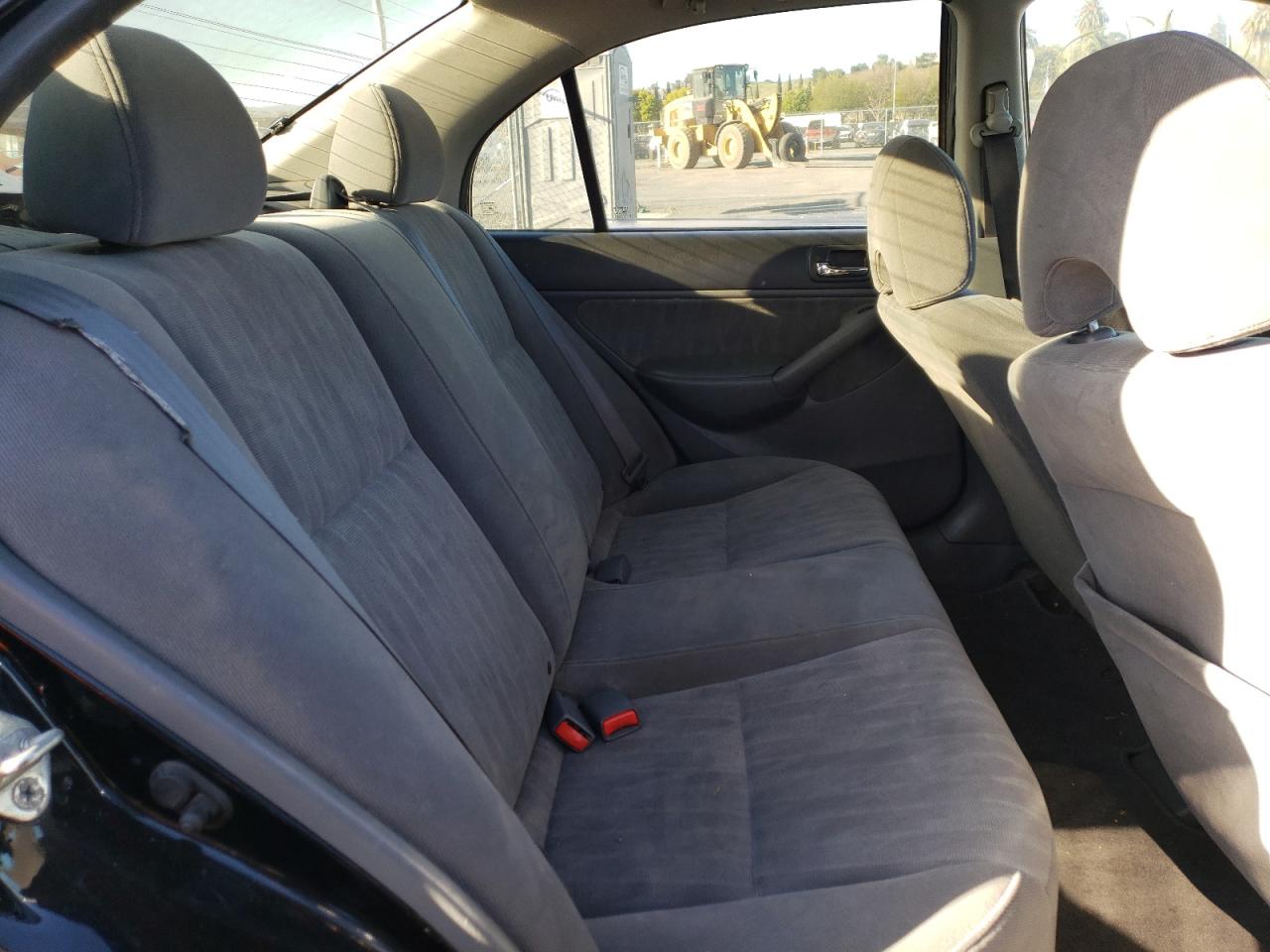 Photo 6 from auction – 2004 HONDA CIVIC LX with VIN 2HGES16564H629659