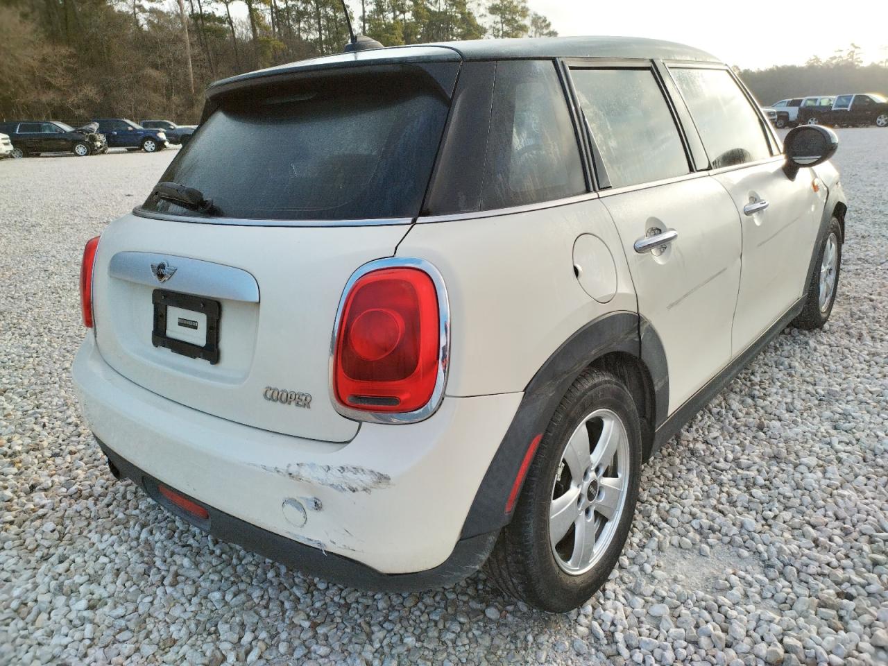 Photo 4 from auction – 2015 MINI COOPER with VIN WMWXS5C57FT837684